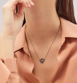 From L.A to N.Y Petit Jaune diamond necklace