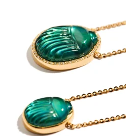 Gola Escapulario diamond necklace