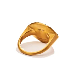 Grand Vert diamond ring