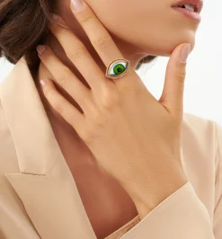 Grand Vert diamond ring
