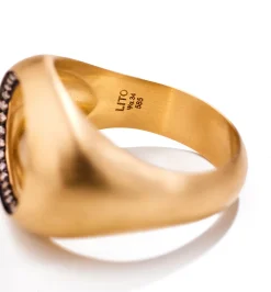 Howlin' diamond ring