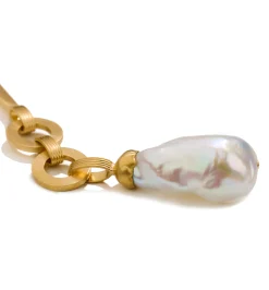 Mighty Aphrodite necklace