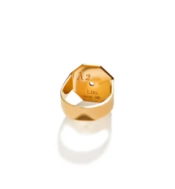 Octagon ring