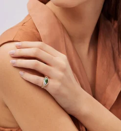 Petit Vert chevalier diamond ring