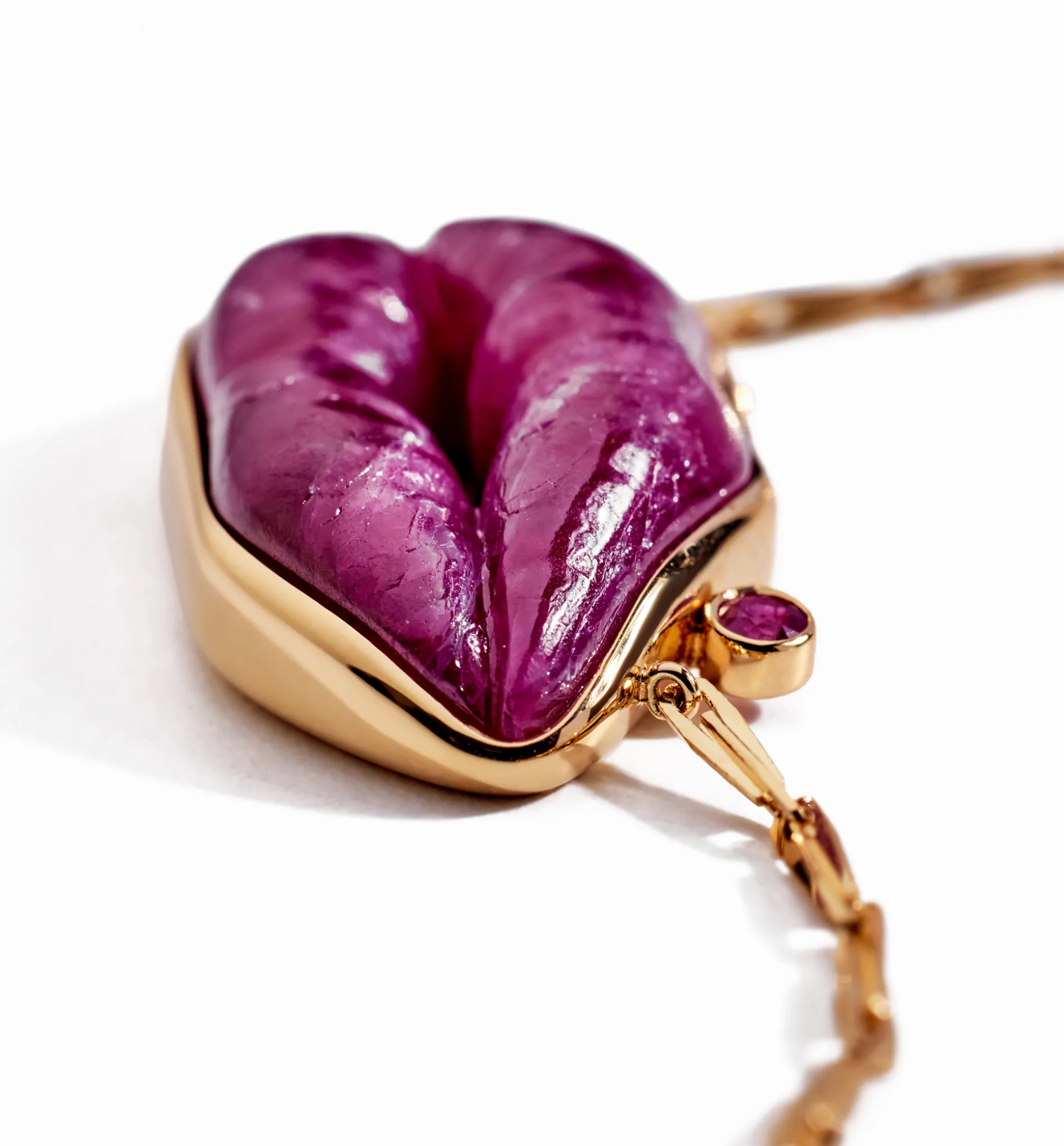 "Kiss me hard" big necklace