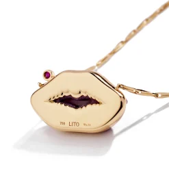 "Kiss me hard" big necklace