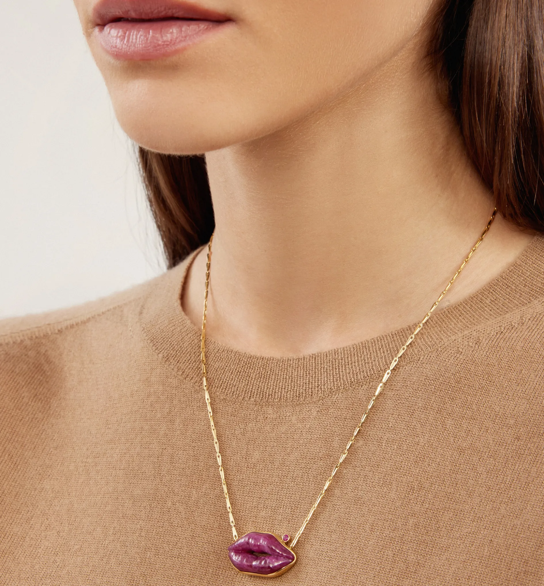 "Kiss me hard" big necklace