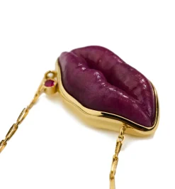 "Kiss me hard" small necklace